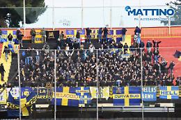 «Sporchi terroni, per voi acqua e sapone»: la Lega multa il Verona per i cori razzisti dei suoi tifosi contro il Foggia