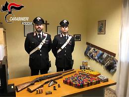 San Nicandro Garganico, pistola e fucile in una masseria: arrestato 
