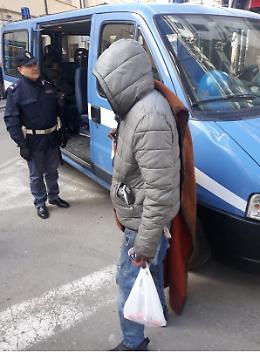 Blitz  quartiere Ferrovia: oltre 60 stranieri controllati dalla Polizia 