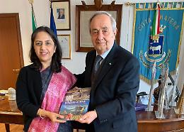 Ambasciatrice dell’India visita Matera, De Ruggieri: “Collaboriamo per l’hi-tech”