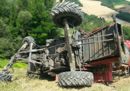 Tragedia nei campi a miglionico: due fratelli travolti da una mietitrebbia
