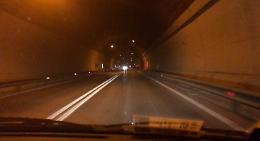Incidente nella galleria di Mattinata: un morto e tre feriti, chiusa la strada statale