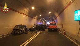 Incidente nella galleria di Mattinata, i Vigili del Fuoco hanno recuperato i corpi dell'uomo e della figlioletta