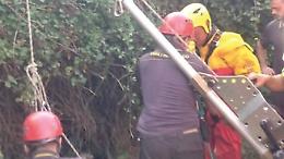 Cade in un pozzo di 5 metri, salvata un'anziana donna di Accadia