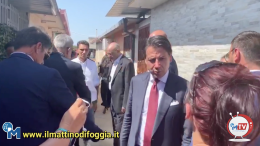 Conte tra i baraccati di Via San Severo a Foggia: «Non amo fare promesse ma trovare soluzioni»