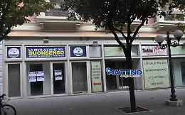 La Lega di Salvini a Foggia non ha più una sede, c'è chi ha messo i cartelli "vendesi" in russo