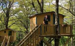 A Biccari si dorme sugli alberi, avendo come tenda le foglie