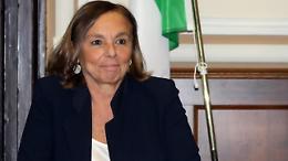 Caos Lamorgese: da Francia e Spagna critiche per gli sbarchi record sulle coste europee dell'Italia
