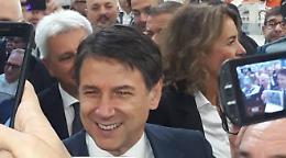 Conte visita la Fca di Melfi: "La fusione con Psi non comprometterà l'azienda"