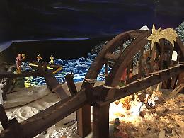 Gesù nasce sotto un ponte nel presepe dell'ospedale di San Giovanni Rotondo