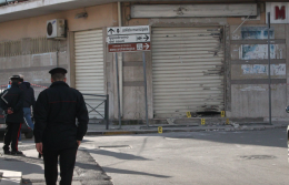Finisce la marcia contro la criminalità, tornano le bombe: ad Orta Nova "salta" l'ingresso di un negozio di biancheria intima