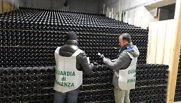 I finanzieri spengono il botto  di una sala di ricevimento foggiana pronta a stappare con 11 mila bottiglie di prosecco rubate