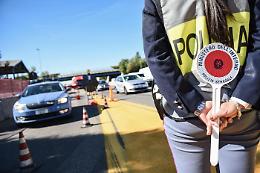 Sull'autostrada con mezzo chilo di cocaina, arrestato trentenne di Foggia
