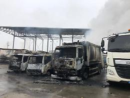 Arrestati i "neroni" dell'incendio dei 23 autocompattatori di rifiuti di San Severo