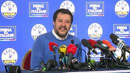 Sbarco di migranti a Taranto, Salvini: "Denuncio Conte e Lamorgerse, ci vediamo in tribunale"
