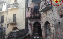 Muore tra le fiamme nel seminterrato del suo appartamento a Sant'Arcangelo