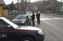 Pignola, sospetta un tradimento e picchia la fidanzata: arrestato
