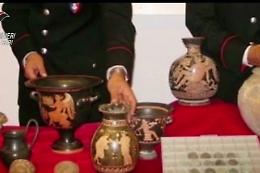 Un rumeno fa razzia di anfore, brocche e monete nei siti archeologici di Ordona e Canosa di Puglia