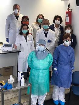 Coronavirus, il San Carlo fa le scorte di camici bianchi: assunti a tempo indeterminato cinque medici per l'apparato respiratorio e cinque per le malattie infettive, oltre a una specializzanda in medicina e chirurgia d'accettazione e d'urgenza