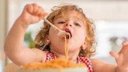 Bambini costretti a casa dal Coronavirus, come non farli ingrassare?