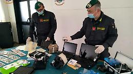Rubavano le auto al Nord, le trasferivano in provincia di Foggia e le "rigeneravano" con documenti da Germania e Belgio