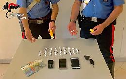 Cerignola, i Carabinieri beccano in pieno centro due spacciatori con 52 dosi di cocaina
