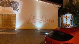 Scritte anti Lega sul muro di una chiesa a Potenza, la condanna del sindaco Guarente