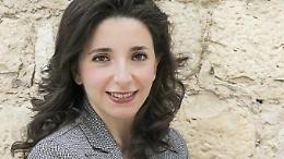 Il caso Ferrara-Sita si porta dietro pure l'assessore Merra. Lo scivolone: «L’assessore, seppure donna, libera e consapevole, e’ l’ultima a dover intervenire sulla questione»