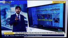 La scuola aspetta l'autobus per andare a scuola