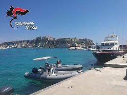 Si fingono giornalisti per non pagare la vacanza alle Tremiti, ma il servizio glielo fanno i Carabinieri