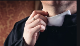 Foggia, sesso con un prete che denuncia anche di essere stato ricattato