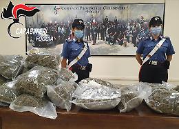 Da Vieste alla stazione di Foggia con 14 chili di marijuana: arrestati dai Carabinieri due pregiudicati