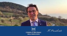 «Una giornata importante che ci richiama ai valori della nostra identita' nazionale e all'importante ruolo che le nostre Forze Armate svolgono quotidianamente non solo nel nostro paese ma in tutto il mondo in cui sono impegnate a portare pace»