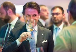 Conte nel Dpcm ha dimenticato la bolgia degli aperitivi della vigilia di Natale in Puglia, Decaro: «Interverranno i sindaci»
