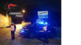 In coppia col Covid, liberamente in giro per Rodi. E altri due pregiudicati a Carpino evadono nascosti dalla mascherina