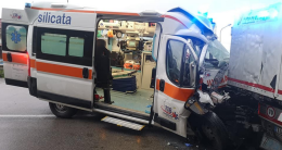 «Signor questore, se sono viva è grazie all'intervento di un poliziotto». L'emozionante lettera dell'operatrice del 118 rimasta ferita nell'incidente sulla Potenza-Tito