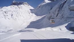 Stop sci.  Ira di Confindustria Alberghi: «A 12 ore dall’apertura attesa da mesi, si blocca nuovamente il turismo della montagna. I danni sono drammatici»