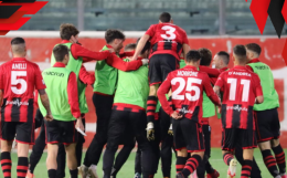 Il Foggia strappa alla Turris 3 baci - gol per la presidente