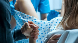 Negli ospedali di Potenza e Matera tornano i papà in sala parto