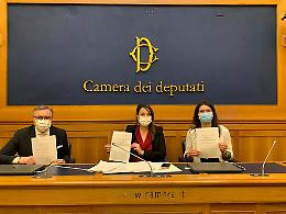 Lovecchio e Giuliano sottoscrivono la proposta di legge per la riapertura dei tribunali chiusi