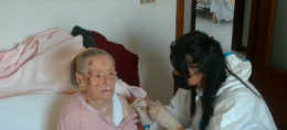 A Picerno vaccinata una nonnina di 109 anni