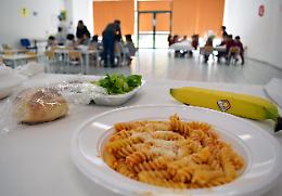 Oltre la Dad: mense scolastiche chiuse, per gli studenti indigenti addio all'unico pasto proteico della giornata
