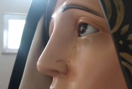 Madonna in lacrime a Pisticci, il vescovo manda don Filippo Lombardi e un medico per gli accertamenti