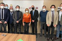 Gli odontoiatri pugliesi non restano a bocca aperta e danno una grossa mano alle vaccinazioni