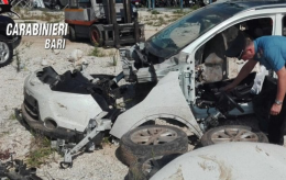 Rubavano auto a Bari e le "macellavano" a Foggia per poi rivendere i pezzi: 5 arresti