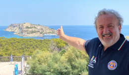 Per far ripartire il turismo in Puglia Emiliano chiede regole chiare a Draghi. E annuncia la vaccinazione di massa alle Tremiti