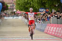 Al Giro d'Italia Il francese Victor indossa la maglia rosa, il Piemontese Raffaele quella della speranza per Foggia