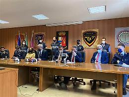 Con l'accusa di corruzione, arresti domiciliari per il dimissionario sindaco di Foggia Landella e due consiglieri comunali