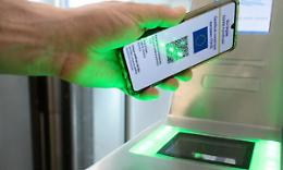 Falsi green pass, anche un 17enne di Foggia tra gli amministratori dei 32 canali Telegram sequestrati in Italia