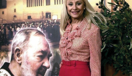 Raffaella Carrà torna a San Giovanni Rotondo da Padre Pio